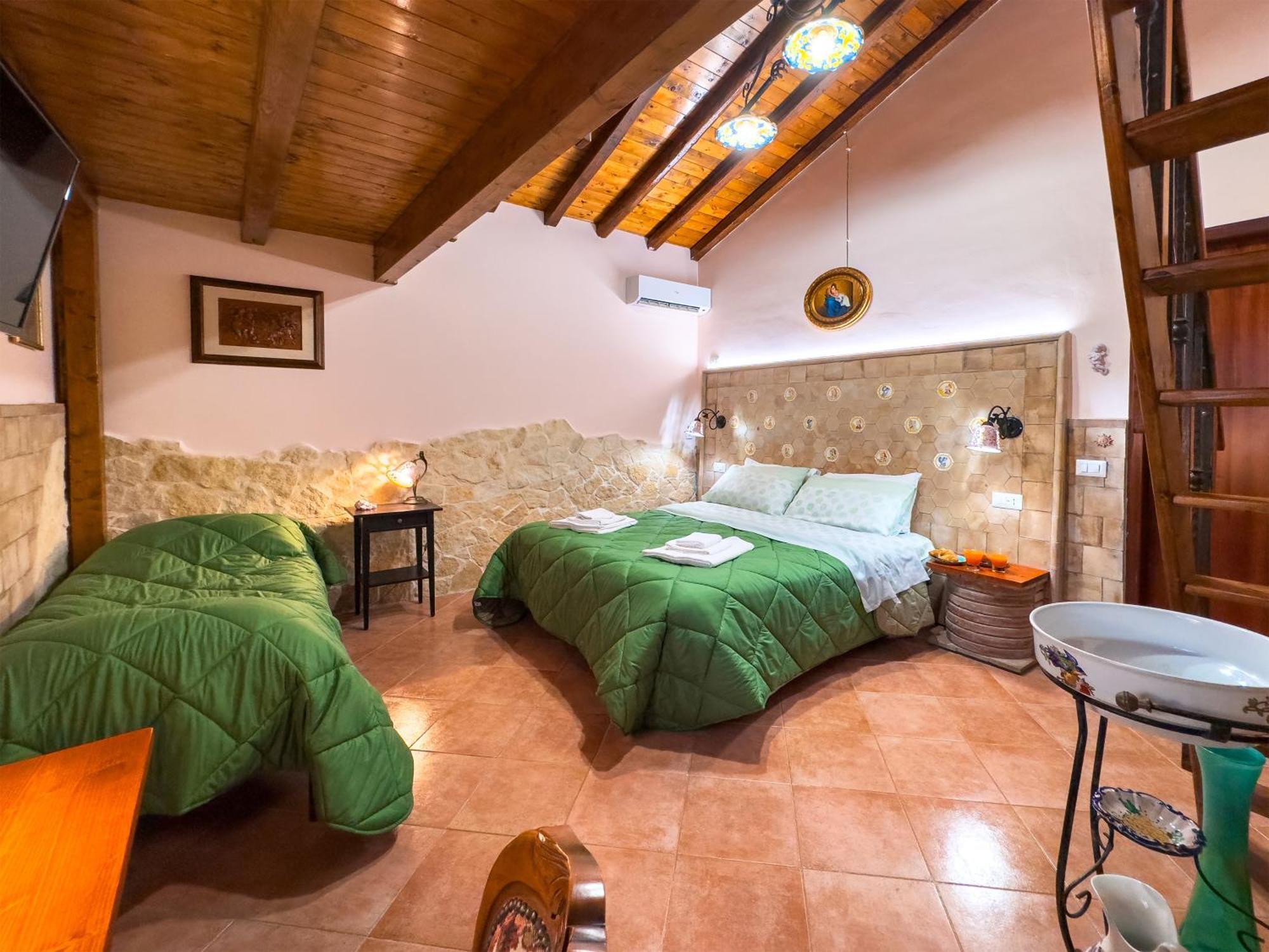Villa Del Gelso Chalet Nel Parco Delletna Маскали Экстерьер фото