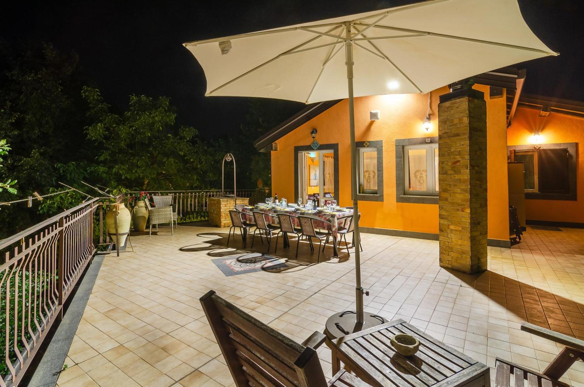 Villa Del Gelso Chalet Nel Parco Delletna Маскали Экстерьер фото