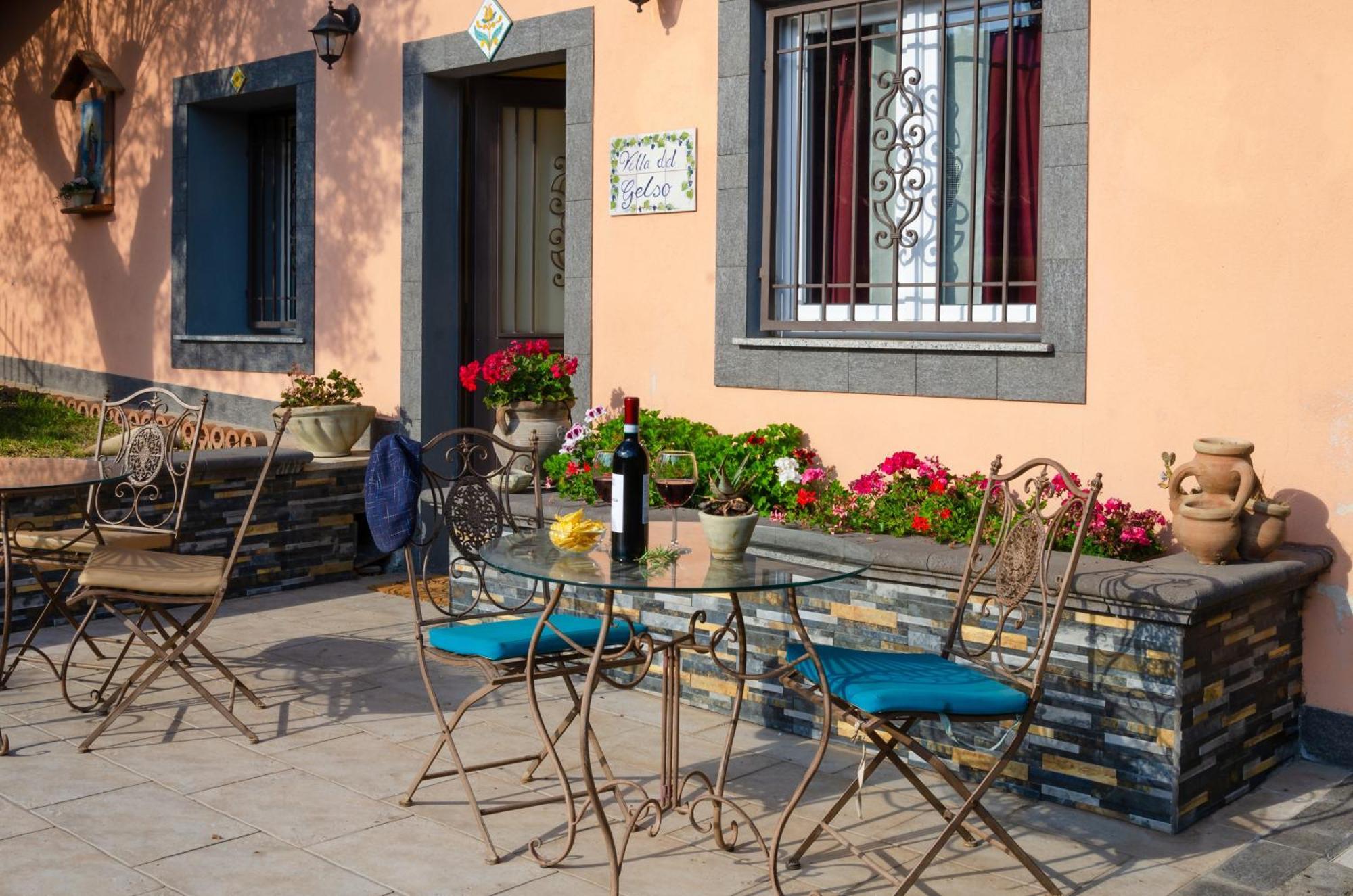 Villa Del Gelso Chalet Nel Parco Delletna Маскали Экстерьер фото