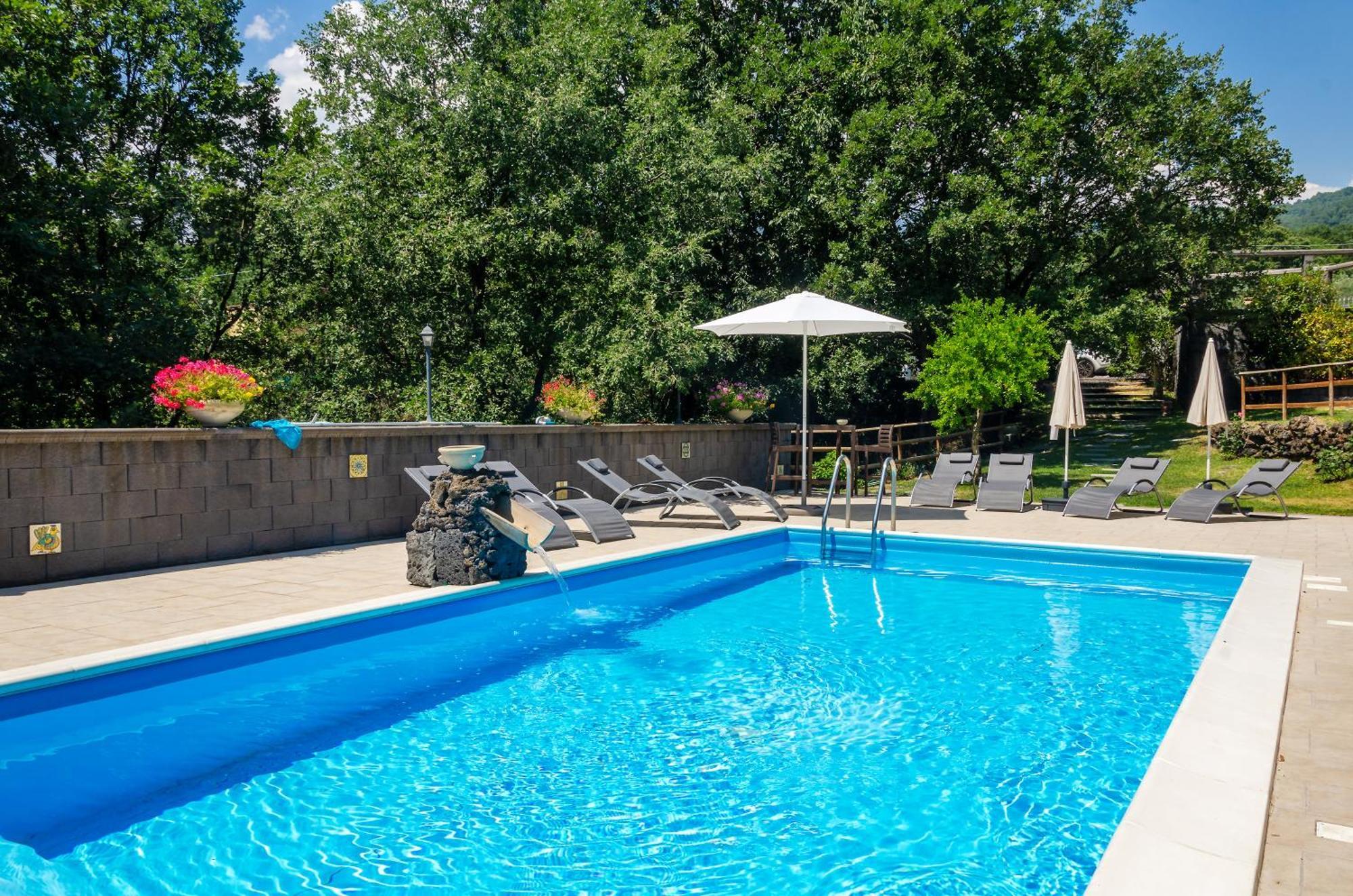 Villa Del Gelso Chalet Nel Parco Delletna Маскали Экстерьер фото